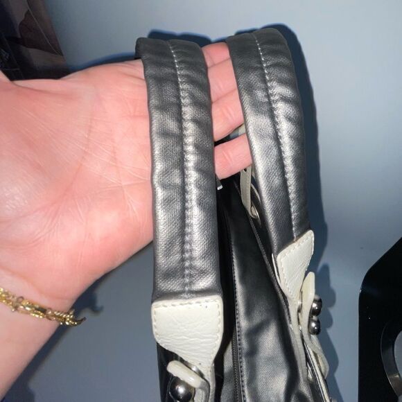 Authentic๐๏ธ Chanel Paris Biarritz MMโToteโShoulderโBag - Picture 8 of 15